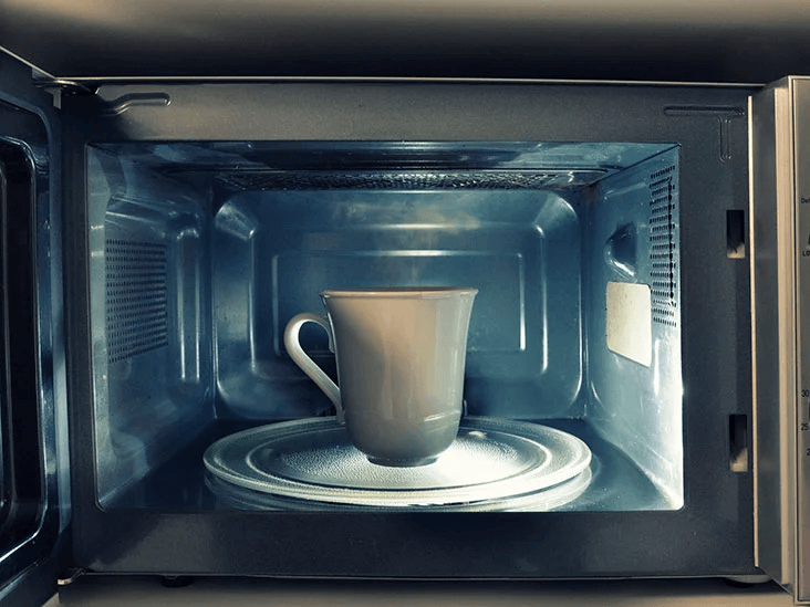 Myths about microwave ovens